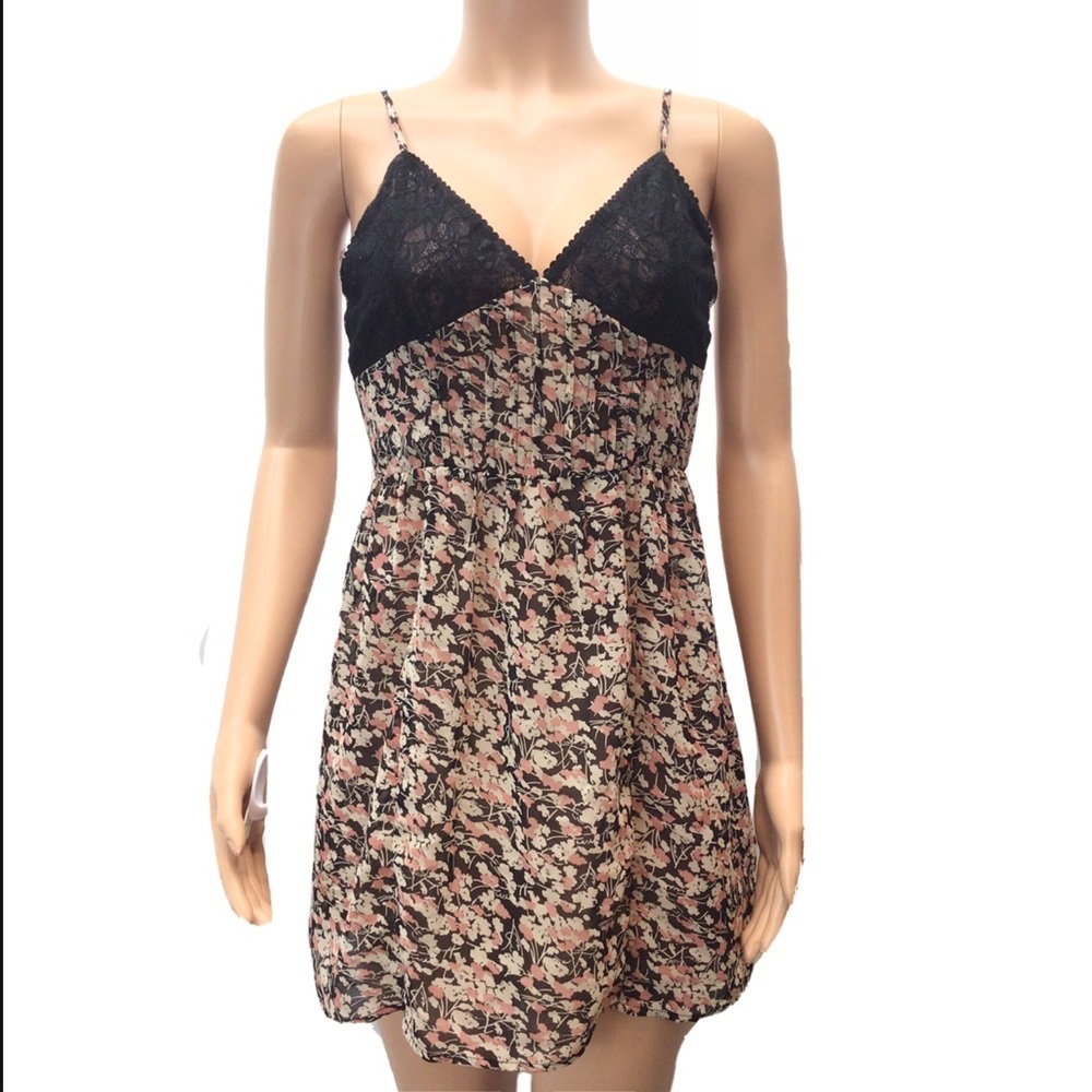 Kimchi Blue Urban Outfitters Floral Chemise